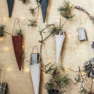 Ornament CONE S / sand