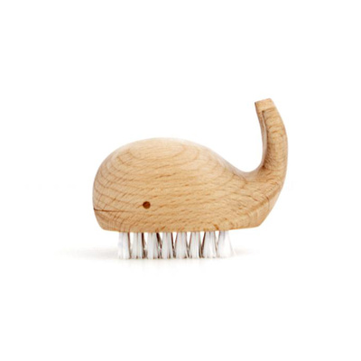 WOODEN WHALE NAIL BRUSH
